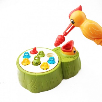 Магнитная игра Y33925A  накорми птичку (Зеленый)